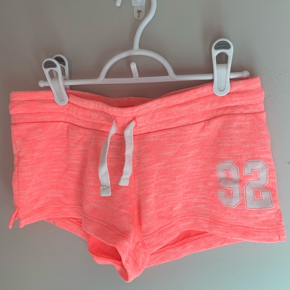 Bright pink lounge shorts - Picture 1 of 4